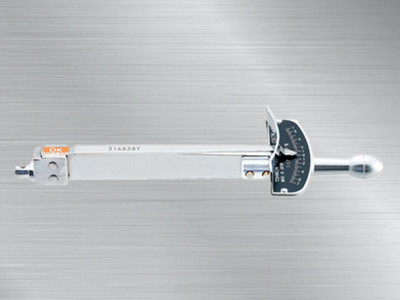 東日針盤式扭力扳手CSF7NX8D