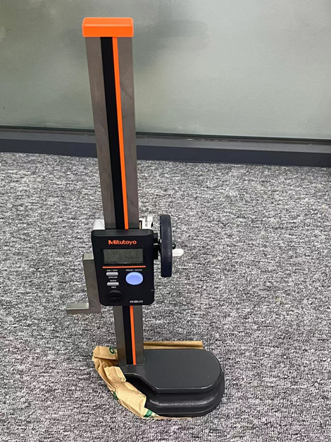 數顯高度卡尺570-402