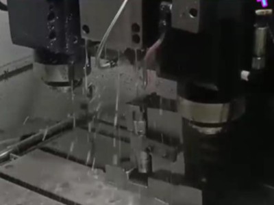 鉆小孔25mm深，大扭矩RBZ62高速主軸加<i style='color:red'>中心出水螺帽</i>效率更高