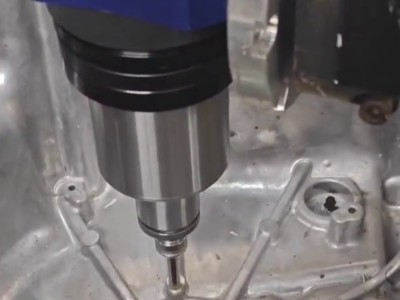 鈦合金澆鑄口1.5mm，0.6N.M浮動(dòng)主軸大扭矩去除