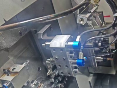 高頻銑：鉆微孔、精銑削，可加裝不同設備精密加工