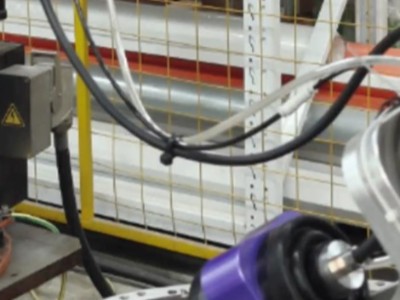 大型不銹鋼工件邊緣毛刺，0.6N.M的RBZ40浮動主軸