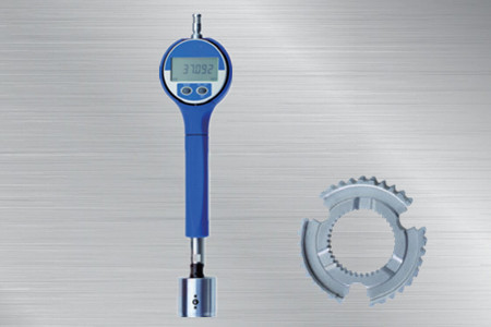 塞規(guī)式內(nèi)齒棒間距測量系統(tǒng)