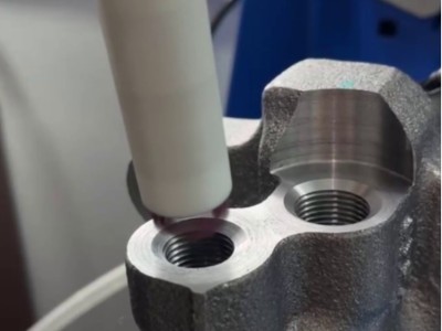 銳必克研磨刷，高效去除鑄鐵螺紋毛刺