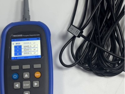 空間磁場弱磁測量，三軸磁強計更準確