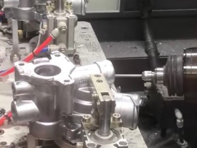 鋅合金0.5mm毛刺，使用RBZ浮動氣動主軸去除