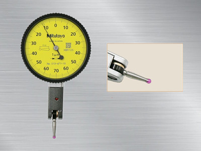 日本三豐杠桿千分表513-471-10E,513系列長測針型、紅寶石測針型杠桿指示表TI-TI-111ERX,可以方便的測量普通指示表難以測量的凹面。采用非分離結(jié)構(gòu)實現(xiàn)測量方向自動返轉(zhuǎn),防眩平面鏡片帶有防劃涂層,紅寶石測針型杠桿指示表,更耐磨損,非磁,非電導測針可用于放電加工機。 日本三豐杠桿千分表513-471-10E,513系列長測針型、紅寶石測針型杠桿指示表TI-TI-111ERX,可以方便的測量普通指示表難以測量的凹面。采用非分離結(jié)構(gòu)實現(xiàn)測量方向自動返轉(zhuǎn),防眩平面鏡片帶有防劃涂層,紅寶石測針型杠桿指示表,更耐磨損,非磁,非電導測針可用于放電加工機。