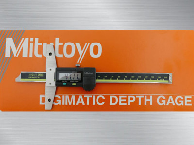 日本三豐數顯深度卡尺